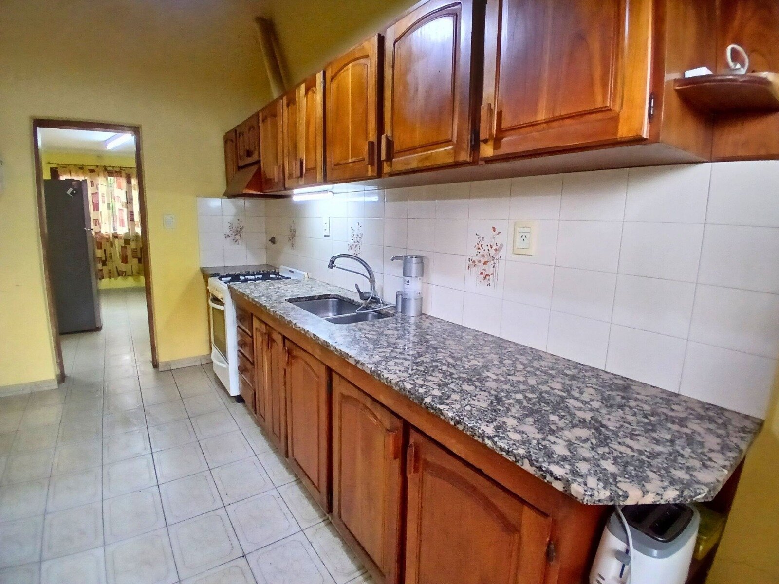 Casa 4 dormitorios con quincho y garage doble — Barrio San Martín — Apto crédito y permuta - 26