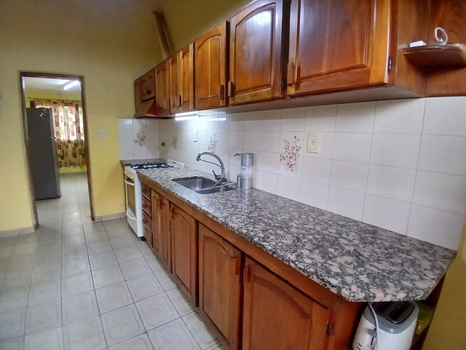Casa 4 dormitorios con quincho y garage doble — Barrio San Martín — Apto crédito y permuta - 16