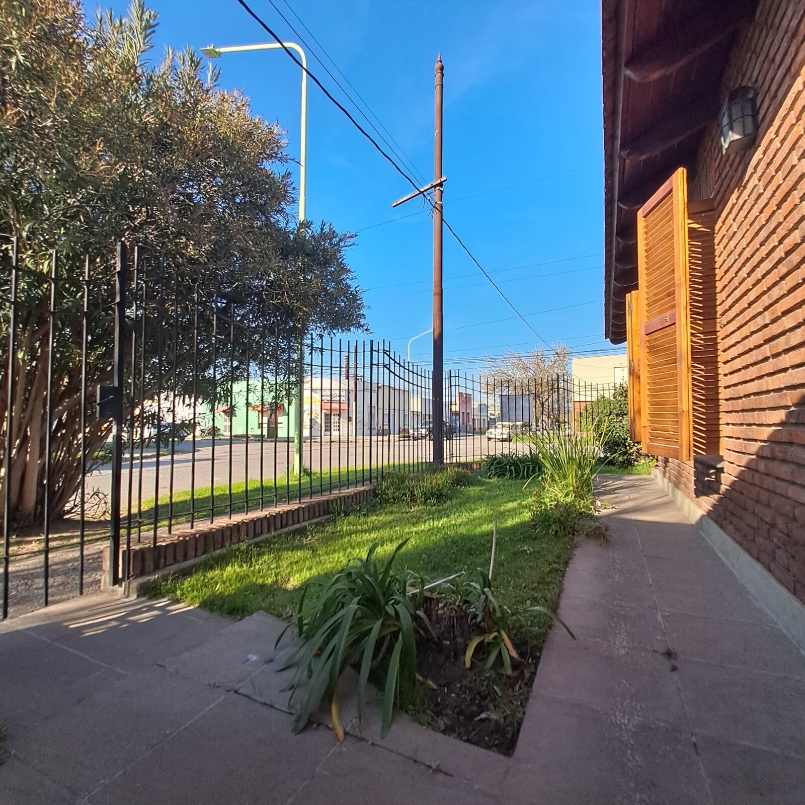 Casa 4 dormitorios con quincho y garage doble — Barrio San Martín — Apto crédito y permuta — foto 9