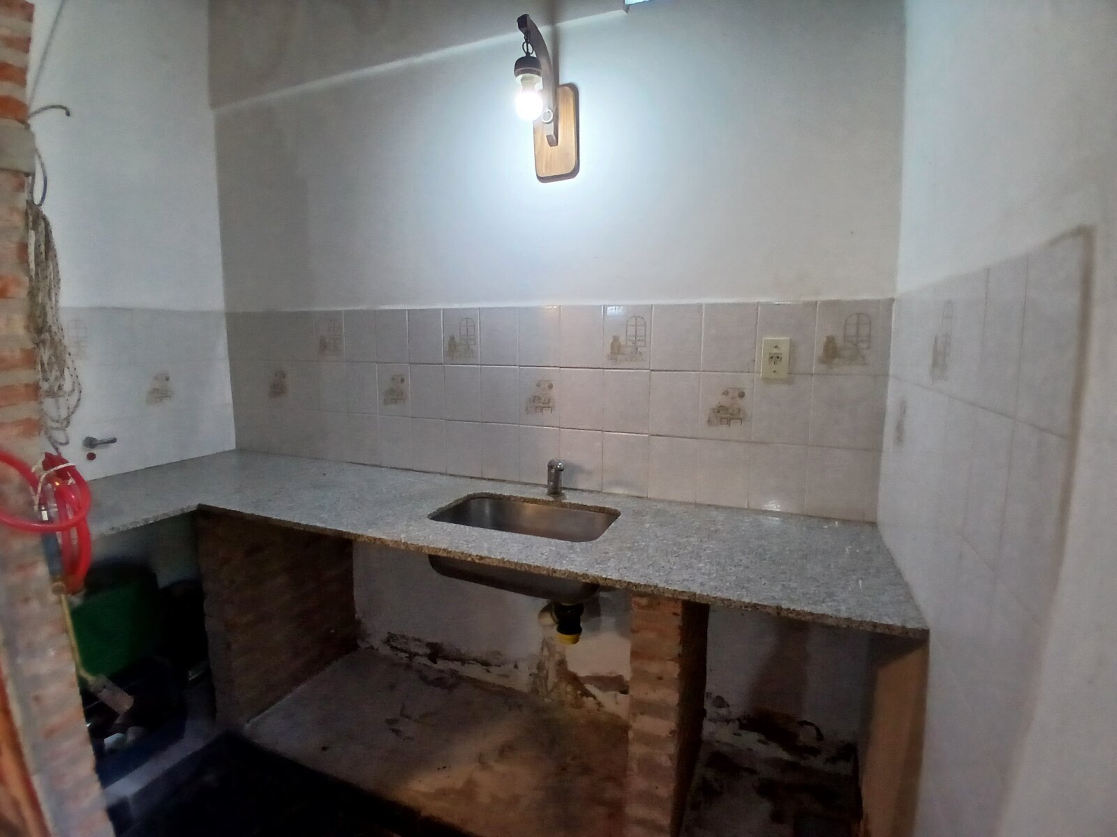 Casa 4 dormitorios con quincho y garage doble — Barrio San Martín — Apto crédito y permuta - 19