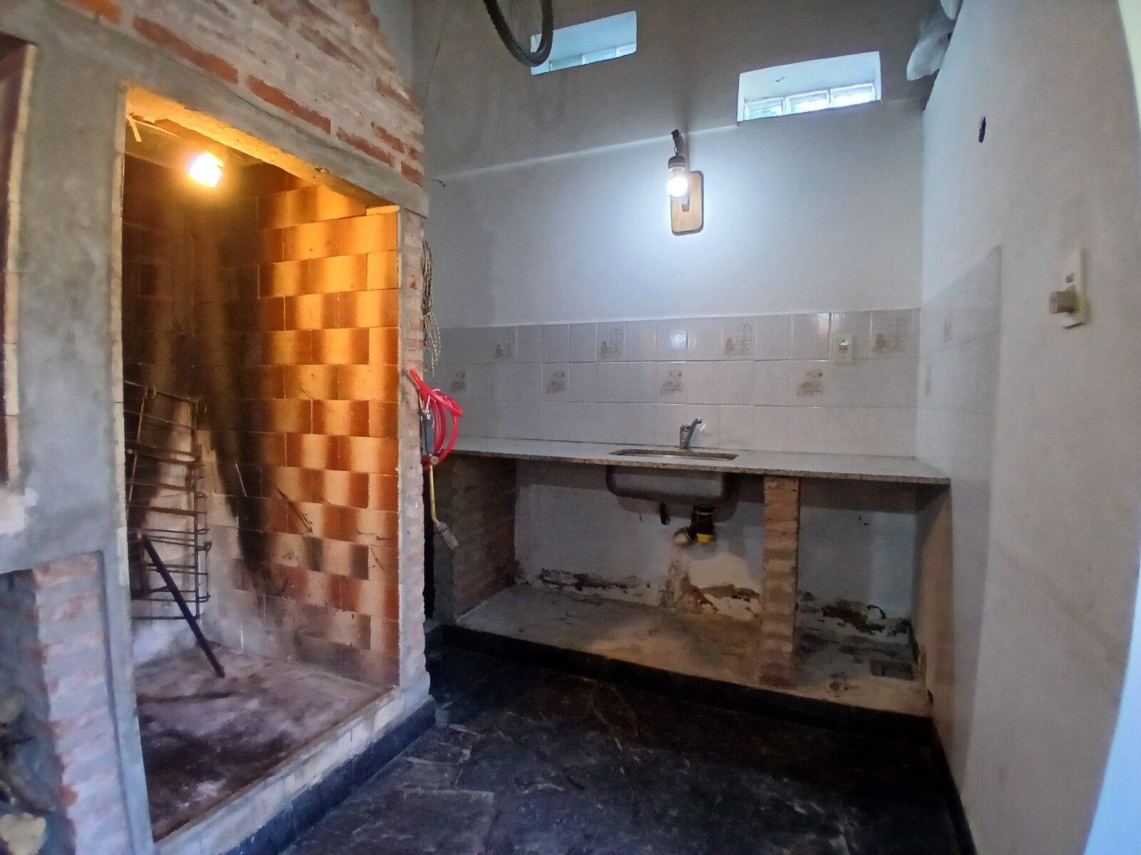 Casa 4 dormitorios con quincho y garage doble — Barrio San Martín — Apto crédito y permuta - 18