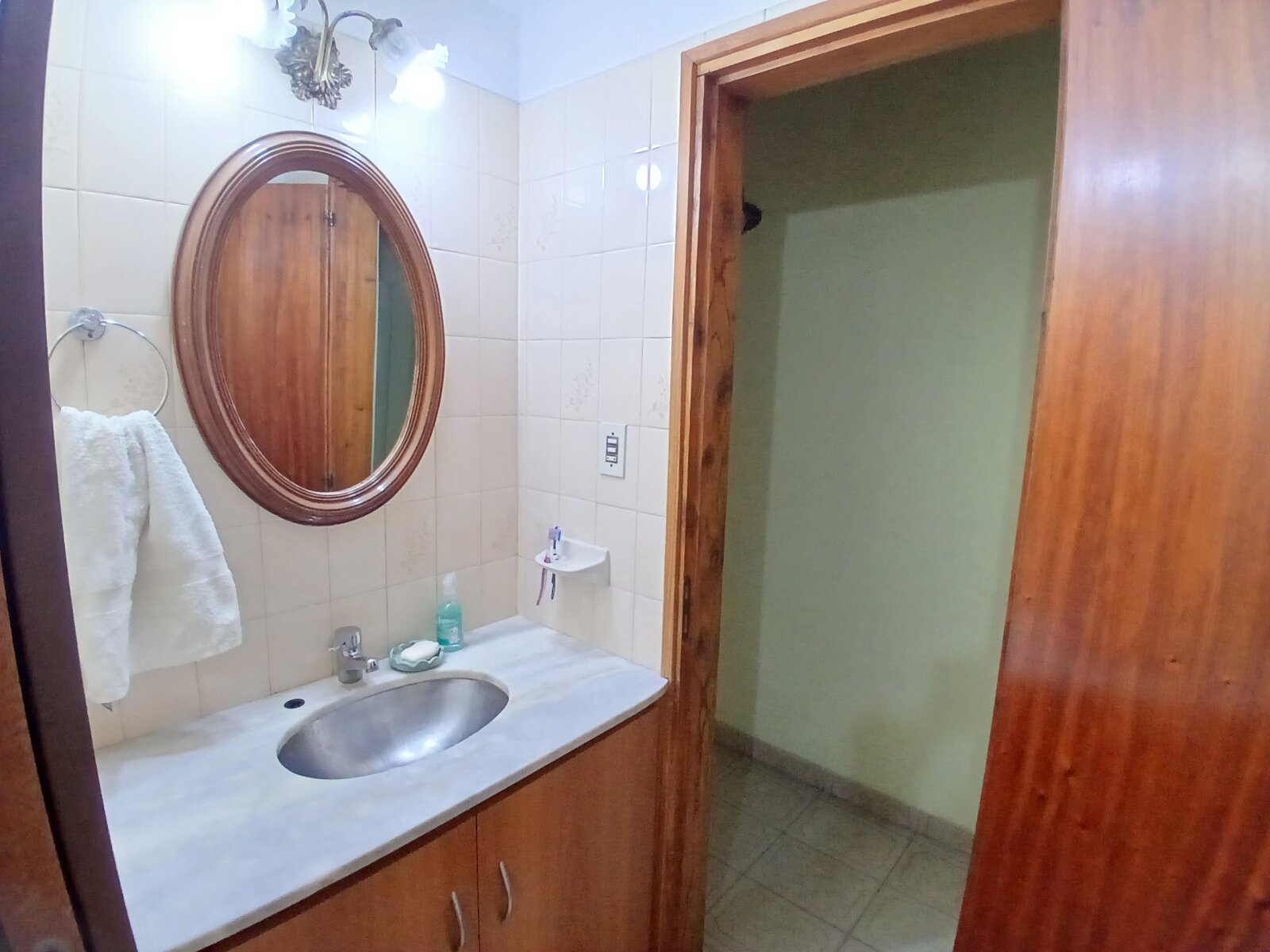 Casa 4 dormitorios con quincho y garage doble — Barrio San Martín — Apto crédito y permuta - 11