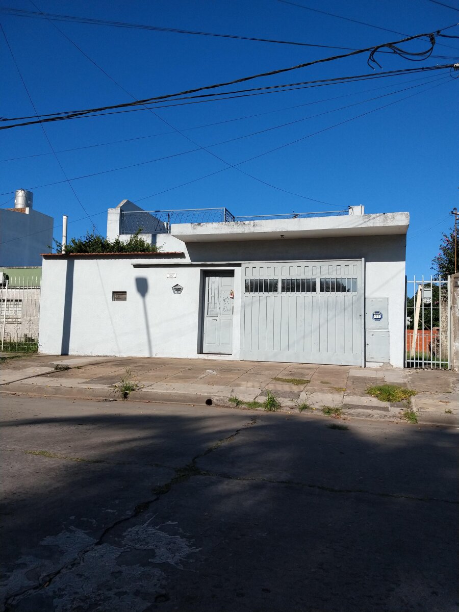 Venta Casa 3amb con Cochera en El Palomar - 1