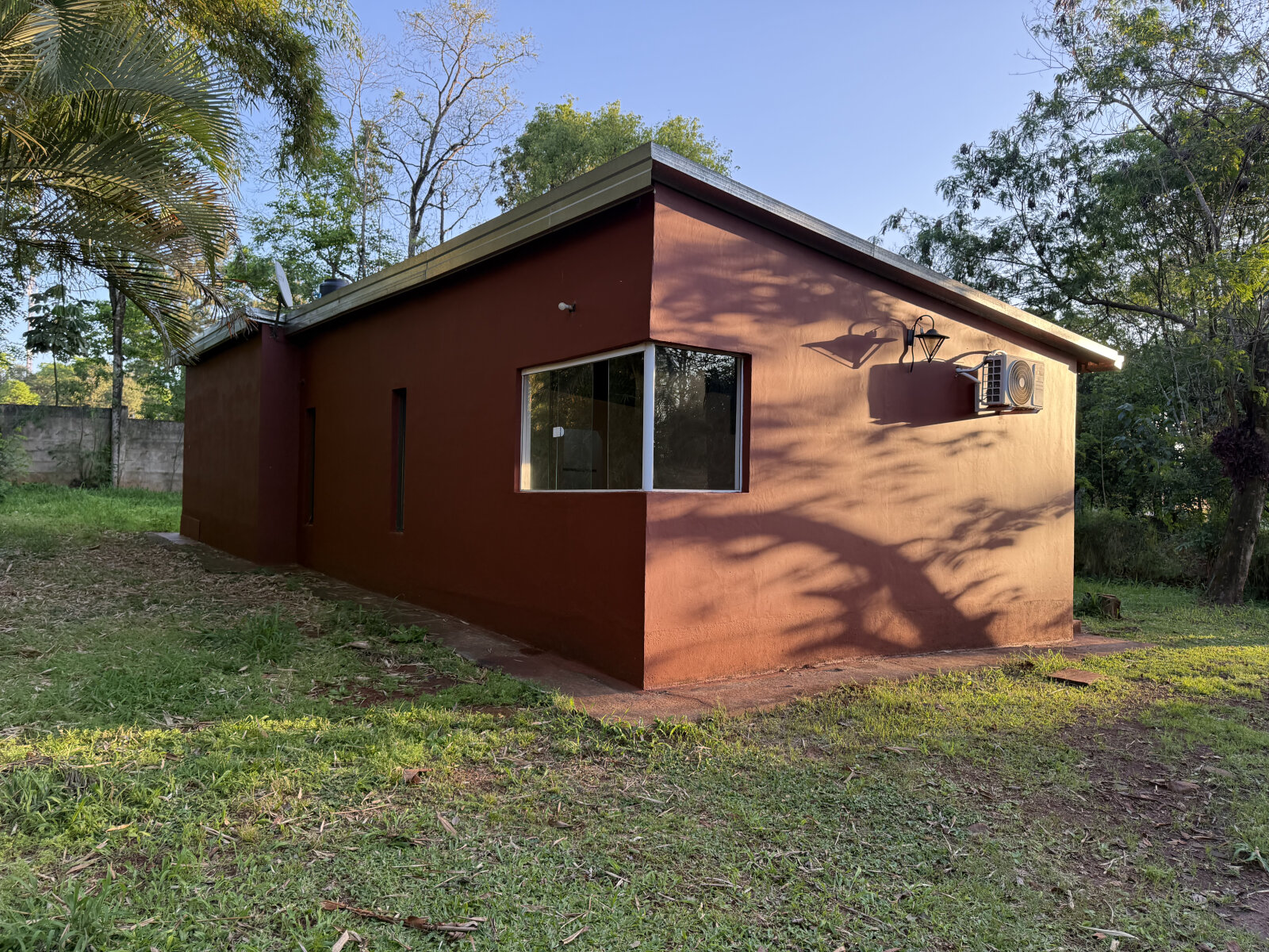 CASA MINIMALISTA DE UNA HABITACIÓN EN VENTA EN EL KM6 DE ELDORADO | MISIONES — foto 4