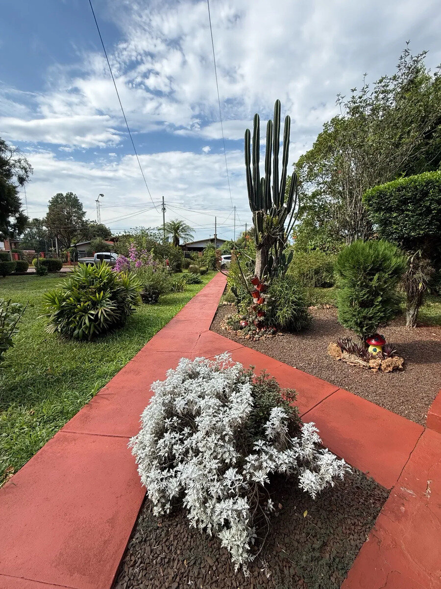 Casa De 3 Dormitorios En Venta En El Centro De La Ciudad De Montecarlo — foto 10