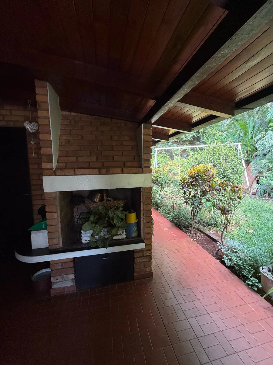 Casa De 3 Dormitorios En Venta En El Centro De La Ciudad De Montecarlo — foto 11