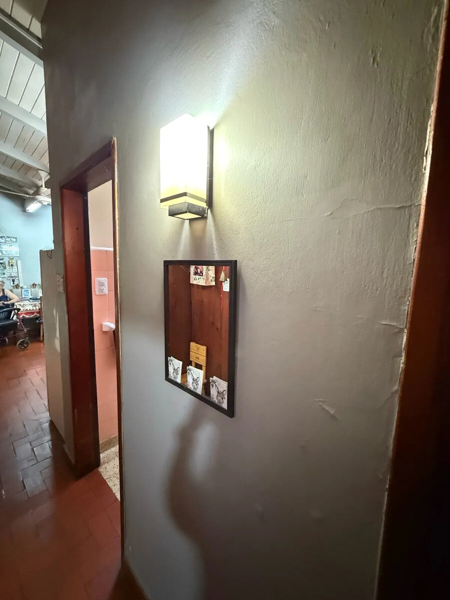 Casa De 3 Dormitorios En Venta En El Centro De La Ciudad De Montecarlo — foto 13
