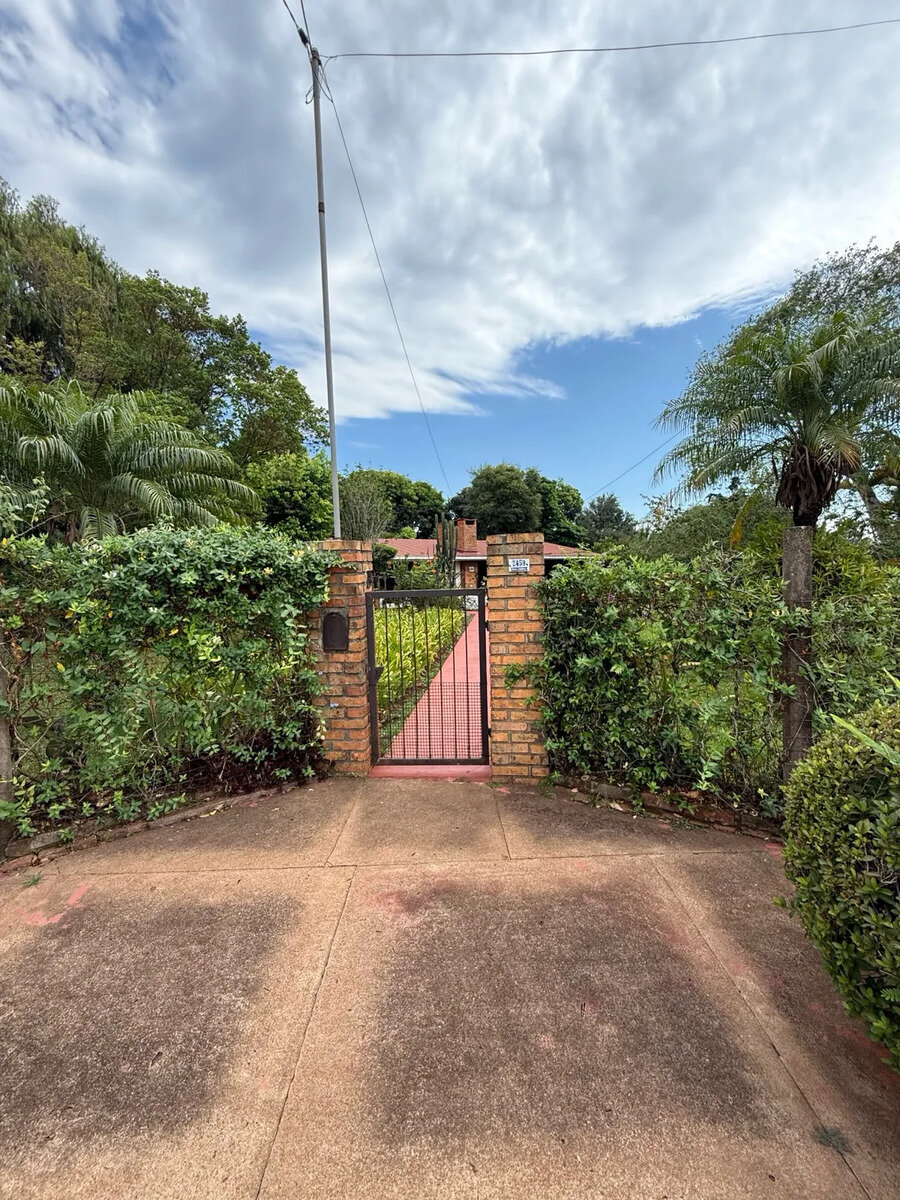 Casa De 3 Dormitorios En Venta En El Centro De La Ciudad De Montecarlo - 21