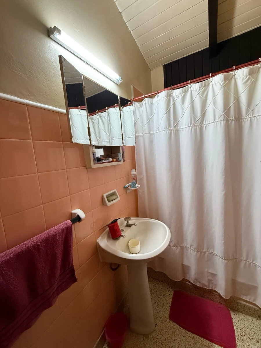 Casa De 3 Dormitorios En Venta En El Centro De La Ciudad De Montecarlo - 16
