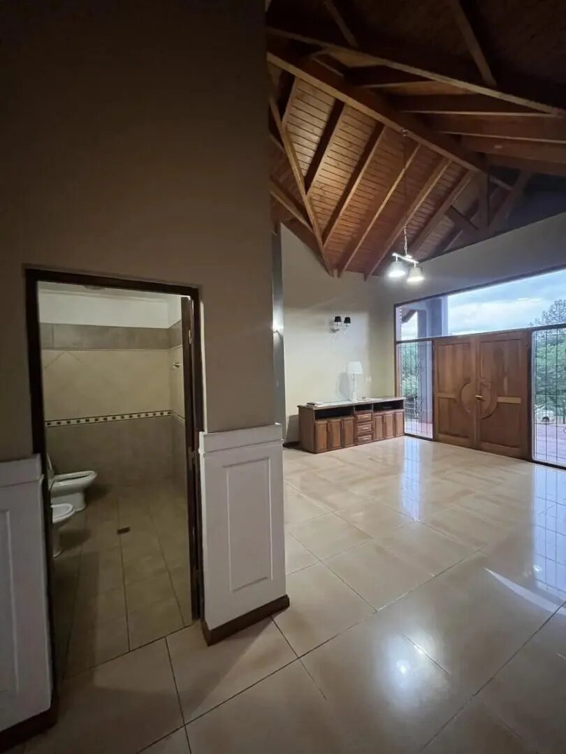 Casa De Alto Padron Ubicada En Eldorado, Misiones — foto 3