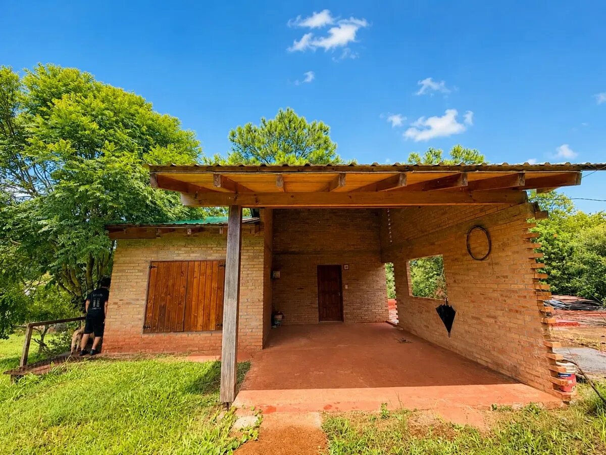 Amplia casa de dos plantas en venta Eldorado Misiones km 11 — foto 4