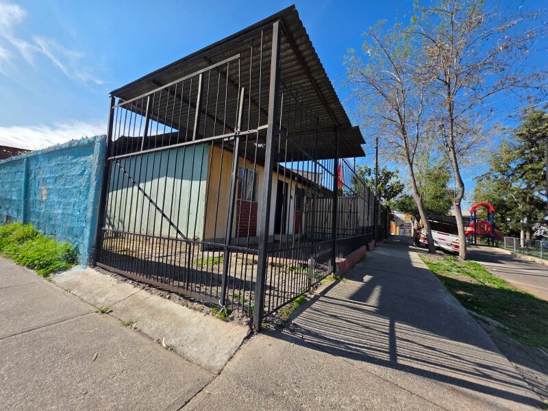 VENTA CASA ESQUINA EN LAS CONDES |URETA BRAVO PROPIEDADES|