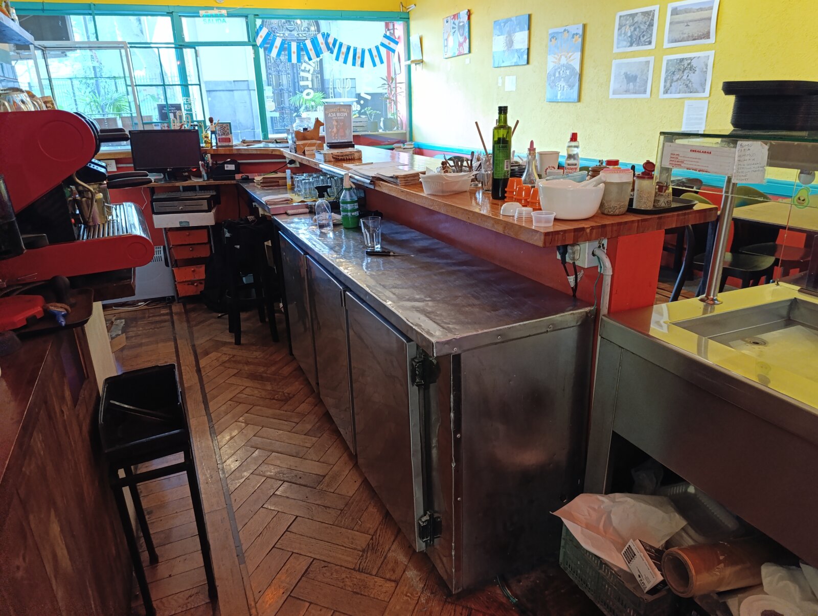 FONDO DE COMERCIO EN VENTA – RESTOBAR EN EL CORAZÓN DE LA CITY PORTEÑA — foto 6