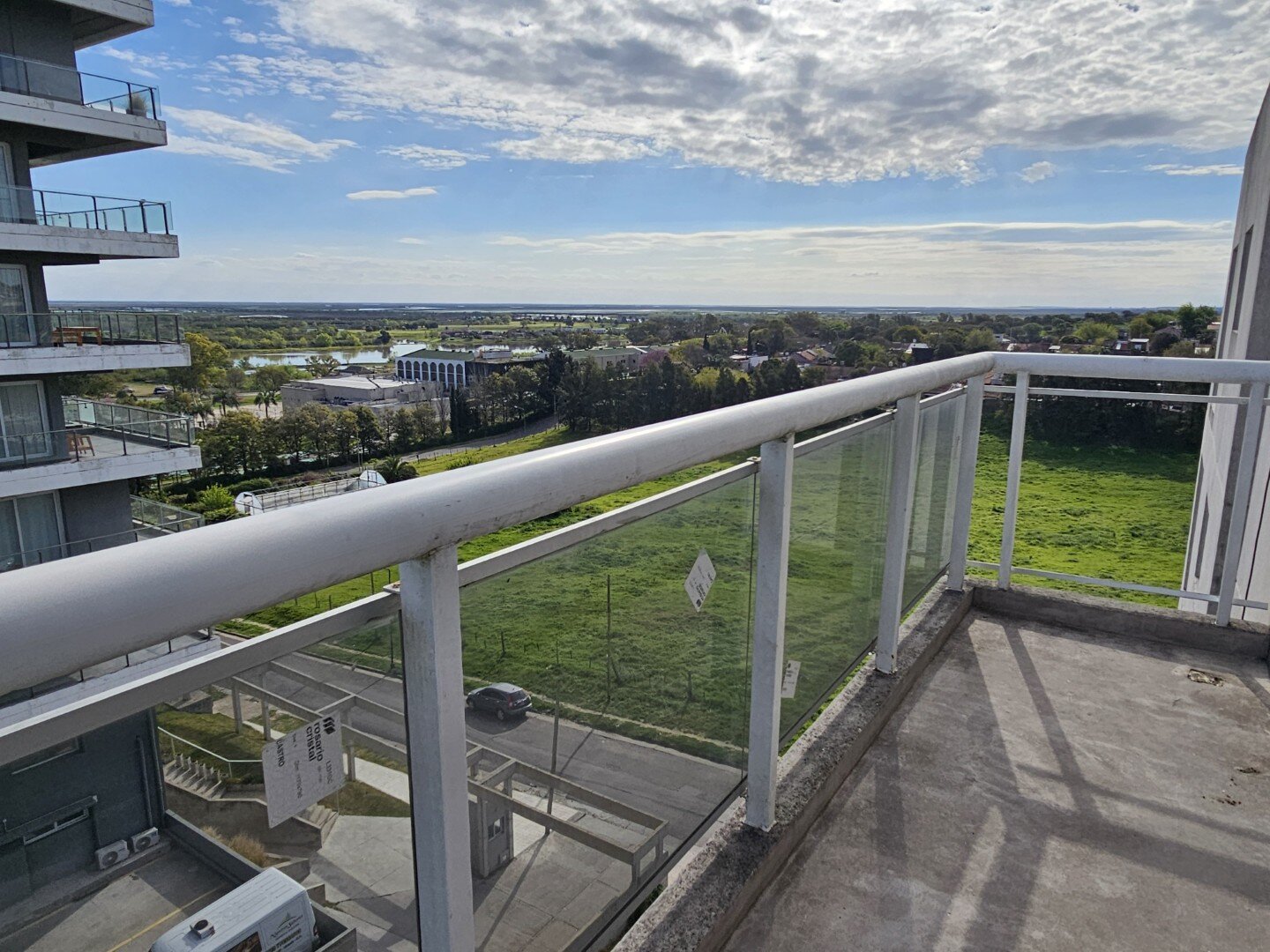 VENTA | Departamento de 1 dormitorio con cochera y vista al río! 6 C - Edificio Chana – Av. Congreso - 1
