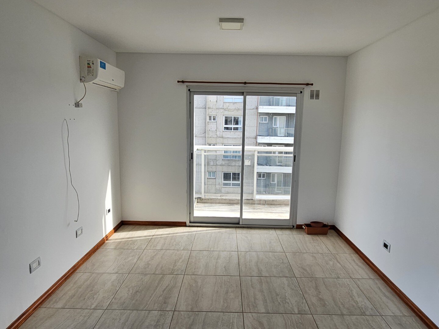 VENTA | Departamento de 1 dormitorio con cochera y vista al río! 6 C - Edificio Chana – Av. Congreso - 6