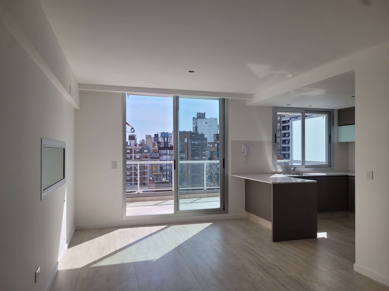 Mendoza 1465 | Semipiso Premium de 2 Dormitorios con Terraza Privada, Cochera y Baulera en Edificio Sol de Patagonia XXVI - 3