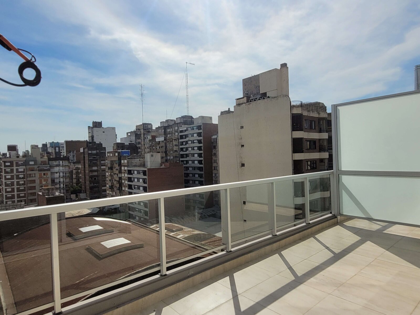 Mendoza 1465 | Semipiso Premium de 2 Dormitorios con Terraza Privada, Cochera y Baulera en Edificio Sol de Patagonia XXVI - 4