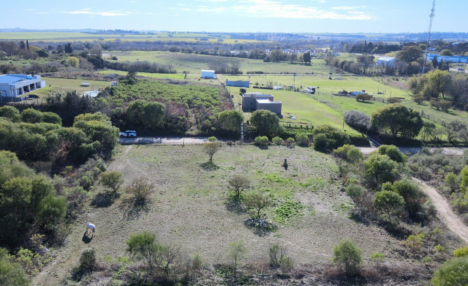 Lote 2 - 2 lotes con gran superficie, ideales para desarrollo o residencia - Lopez Jordan a metros de Boulevard Eva Peron - 7