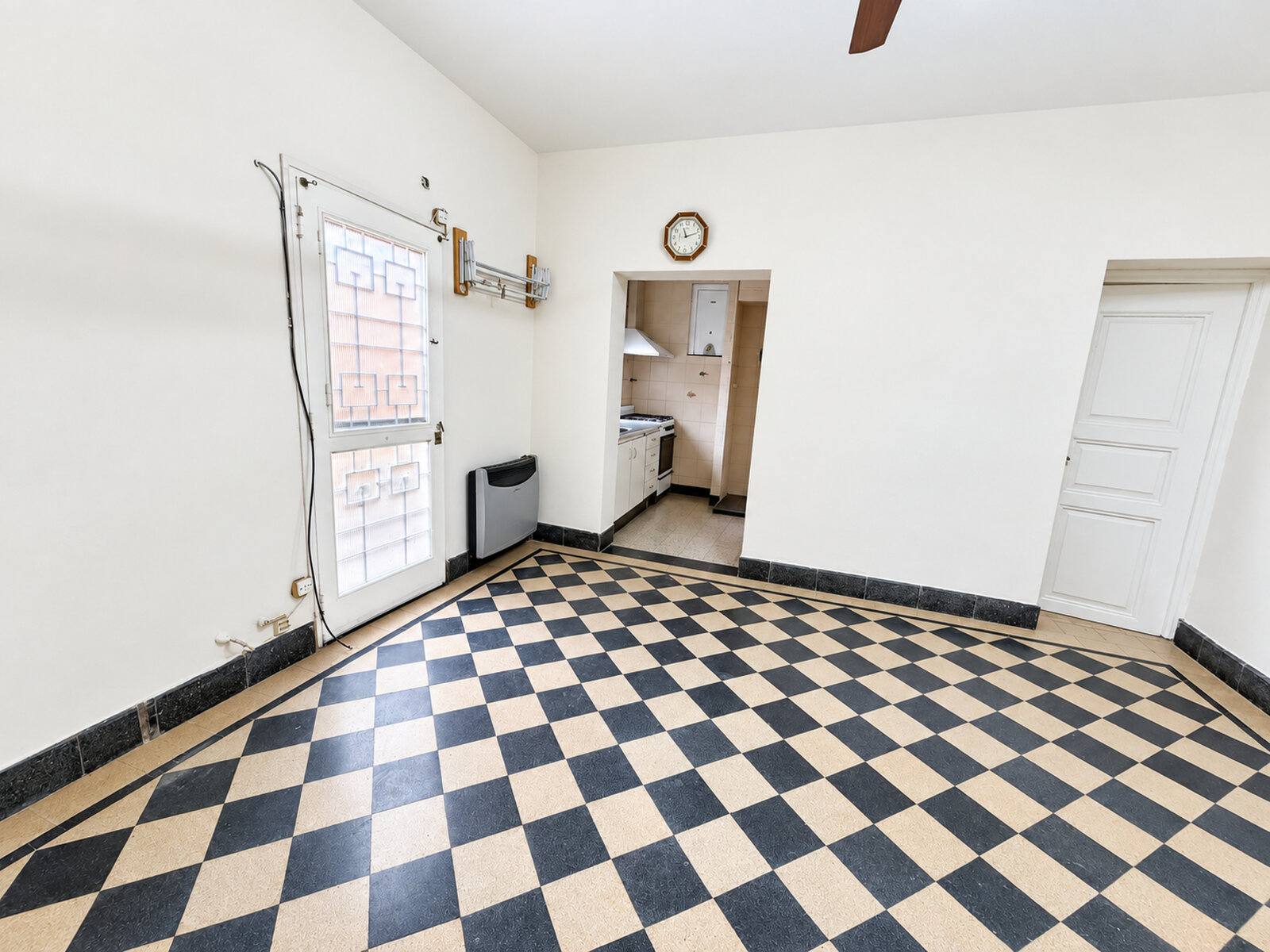 Casa de pasillo 4 dormitorios - Leguizamon 945 bis - 9