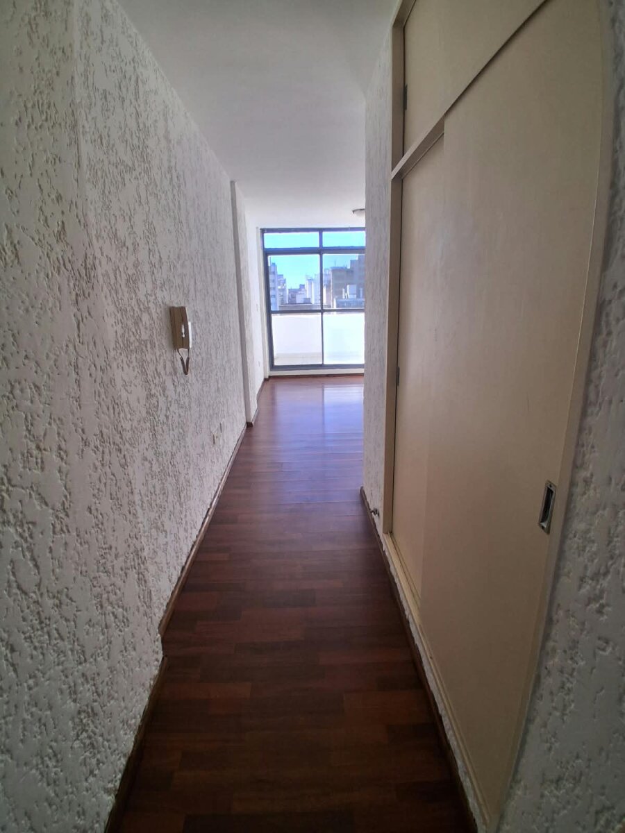 Monoambiente con balcón al frente en alquiler | Alberdi — foto 2