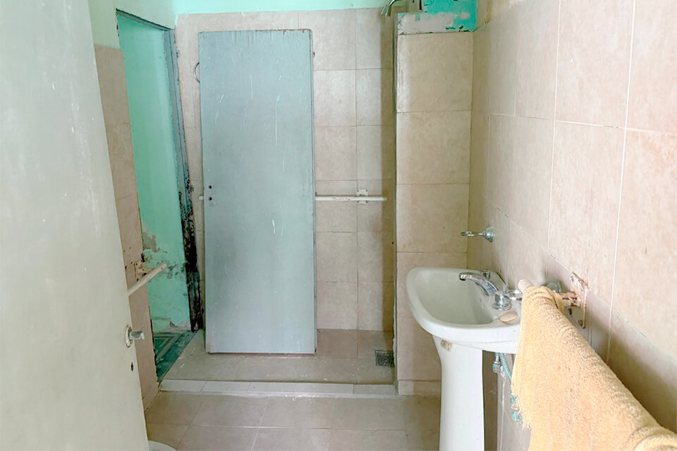 CASA DE 2 DORMITORIOS A REMODELAR AV. SAN MARTIN Y DR. RIVA — foto 9