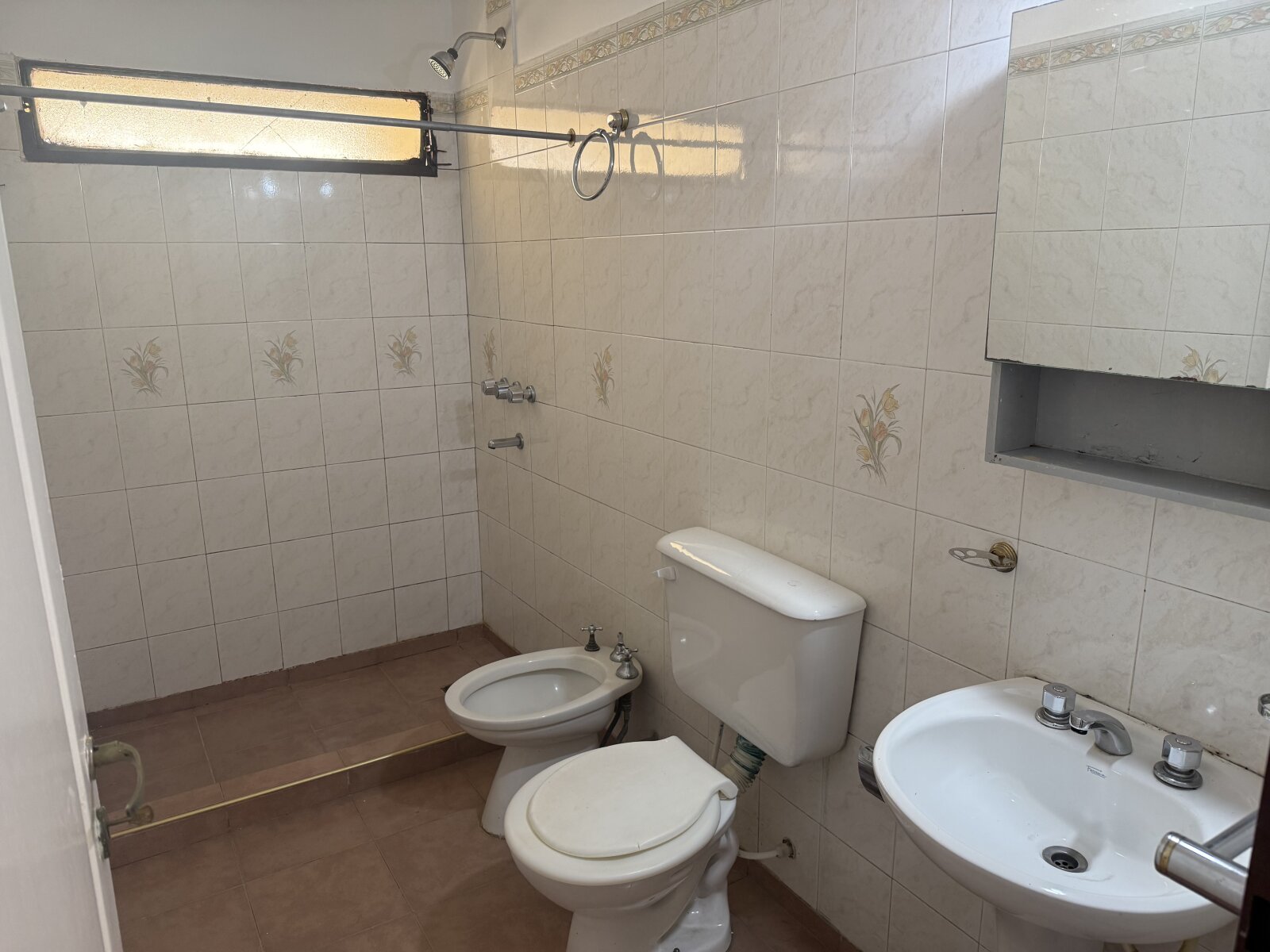 Casa 2 dorm, patio con asador en B° San Martín- escritura apta crédito — foto 14