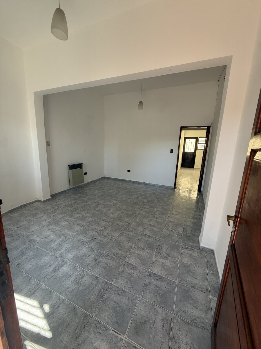 Casa 2 dorm, patio con asador en B° San Martín- escritura apta crédito — foto 5