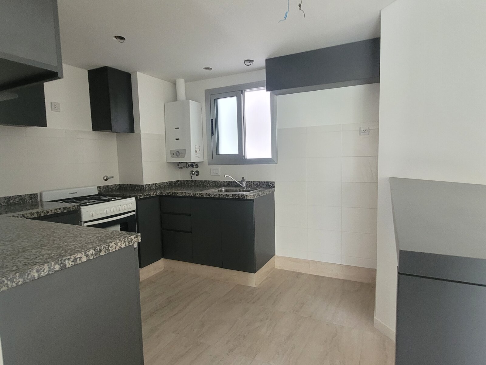 Mendoza 1465 | Departamento Premium de 1 Dormitorio al Contrafrente – Sol de Patagonia XXVI — foto 3