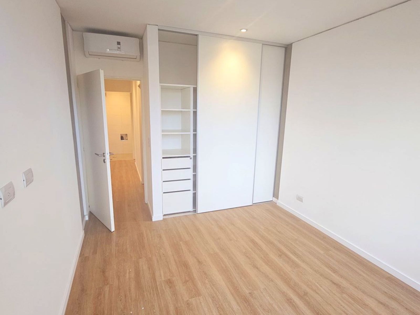 DEPARTAMENTO PREMIUM 2 DORMITORIOS CON COCHERA || CONDOMINIO NOGALES - 8
