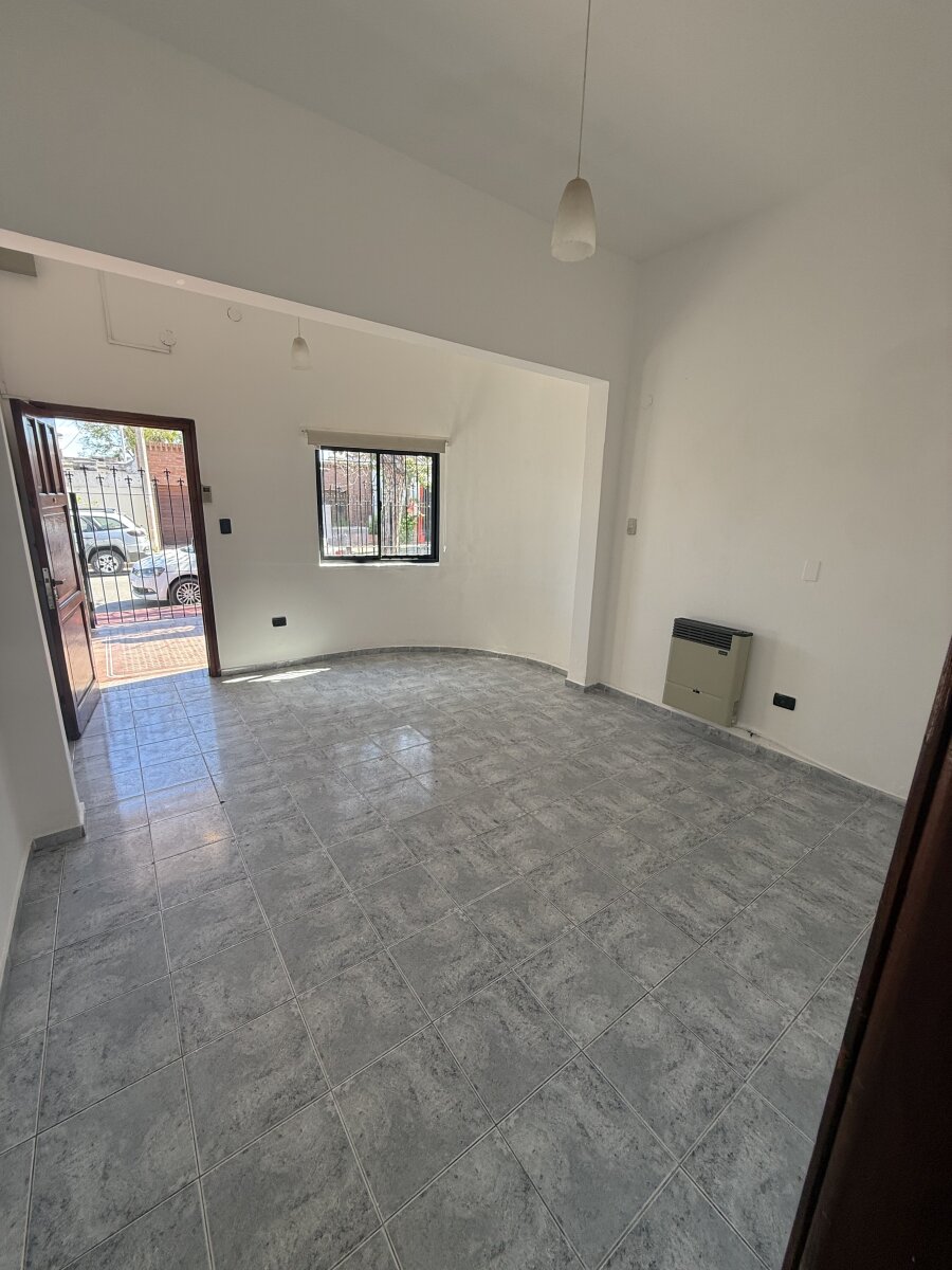 B° San Martín - 2 dorm y patio con asador - escritura apta crédito — foto 3