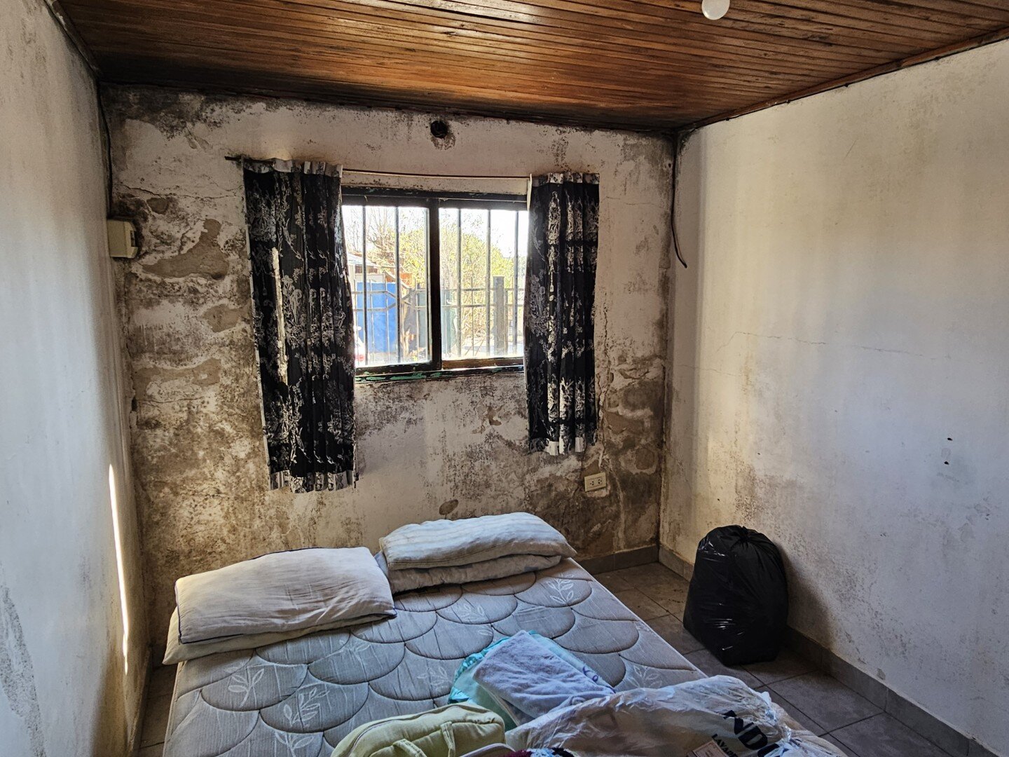 Casa – 3 de Febrero 702, esquina Liniers - 14