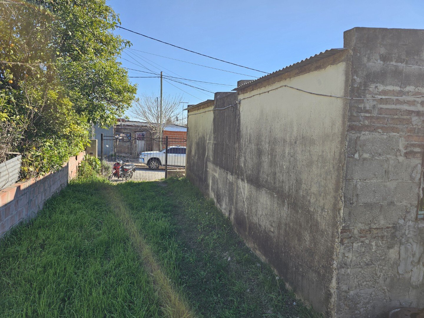 Casa – 3 de Febrero 702, esquina Liniers - 23