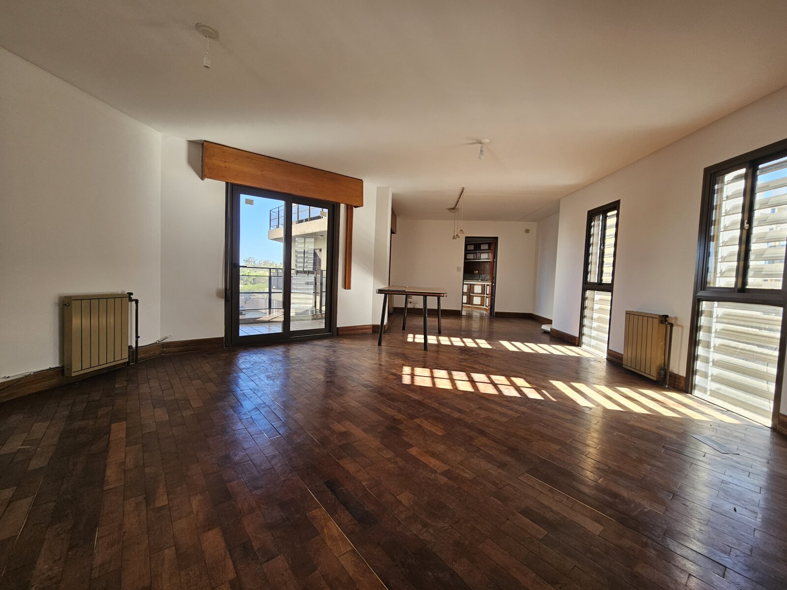 Piso + Cochera en venta Frente al Parque - Nueva Córdoba