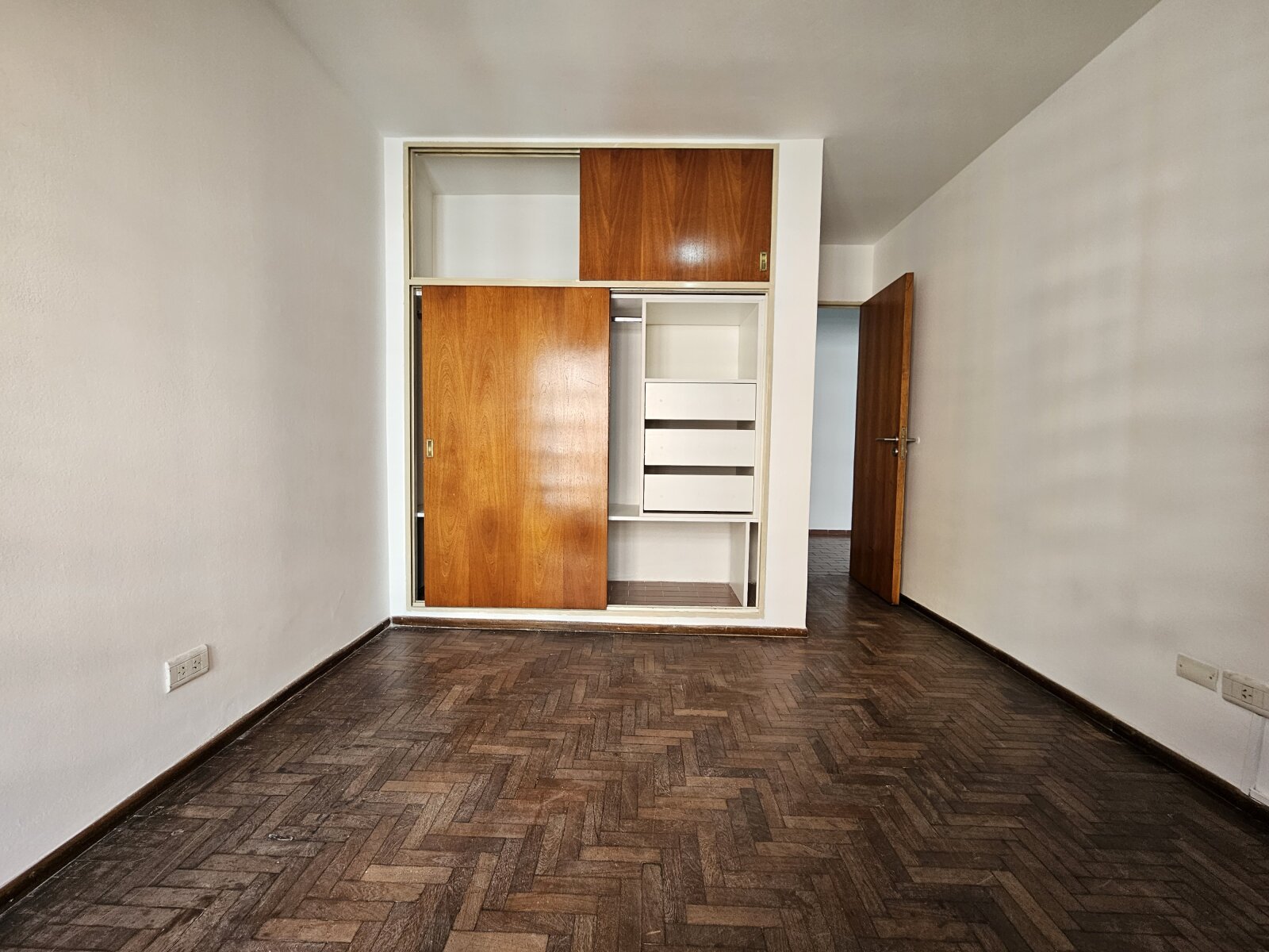 Departamento Piso Alto al Frente - Venta Escritura y Financiación - Nueva Córdoba — foto 4