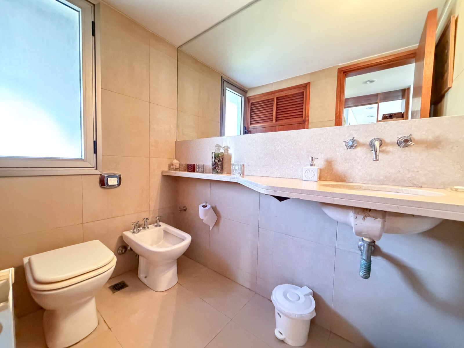 VENTA- CASA DE 4 DORMITORIOS CON CCOCHERA- PILETA-PARRILLERO EN FISHERTON — foto 14