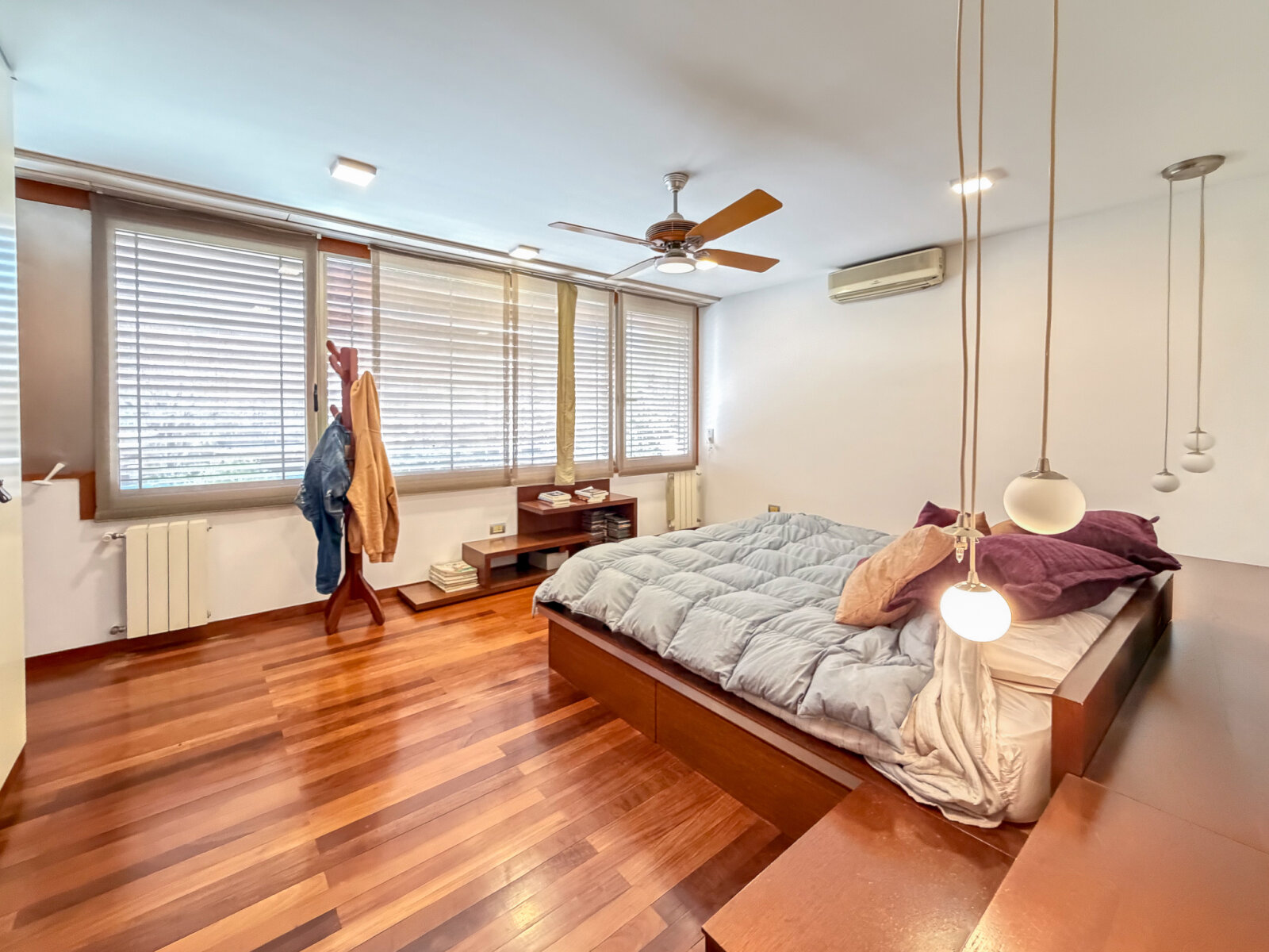 VENTA- CASA DE 4 DORMITORIOS CON CCOCHERA- PILETA-PARRILLERO EN FISHERTON — foto 11