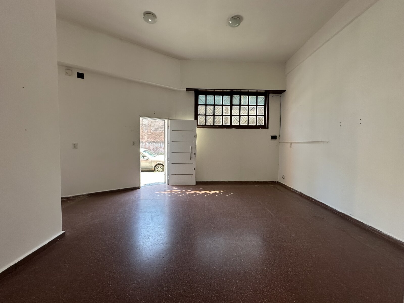 DEPARTAMENTO 2 AMB. CON PATIO - 2