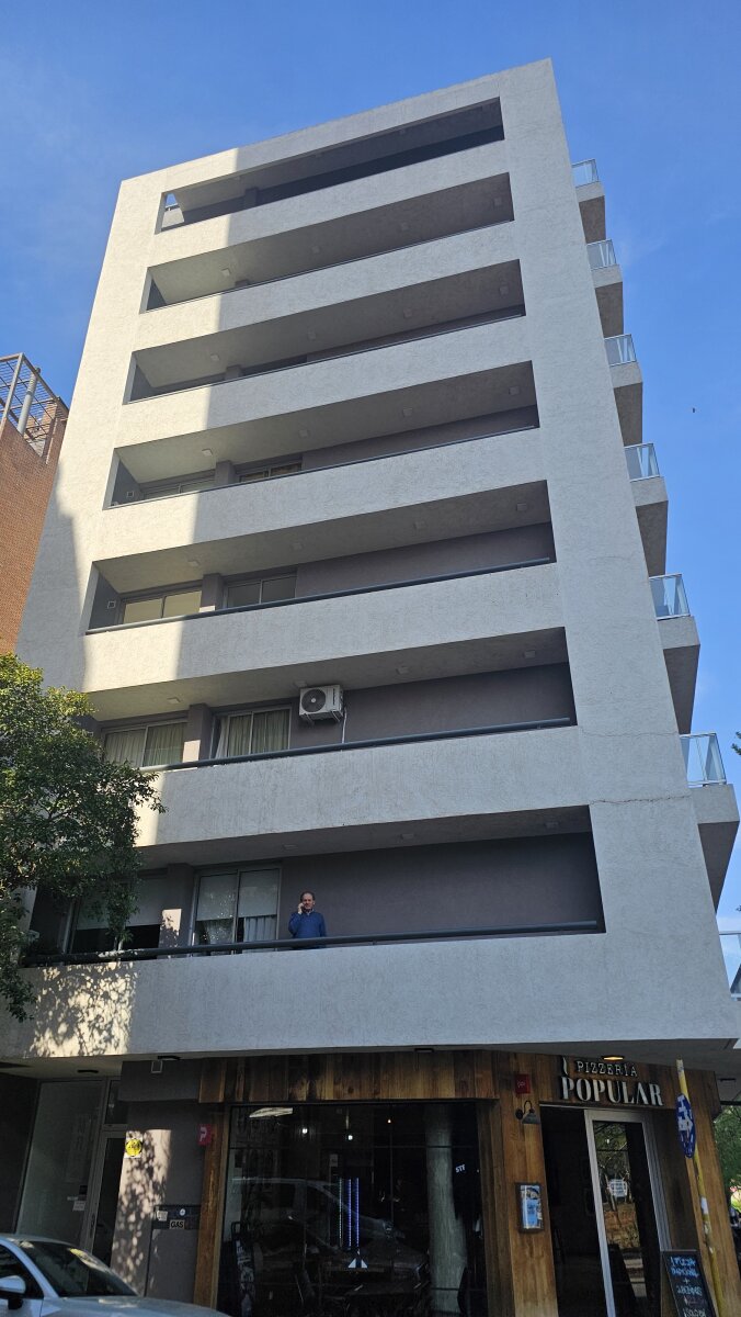 Alquiler 1 dorm con balcón - Imagen 2