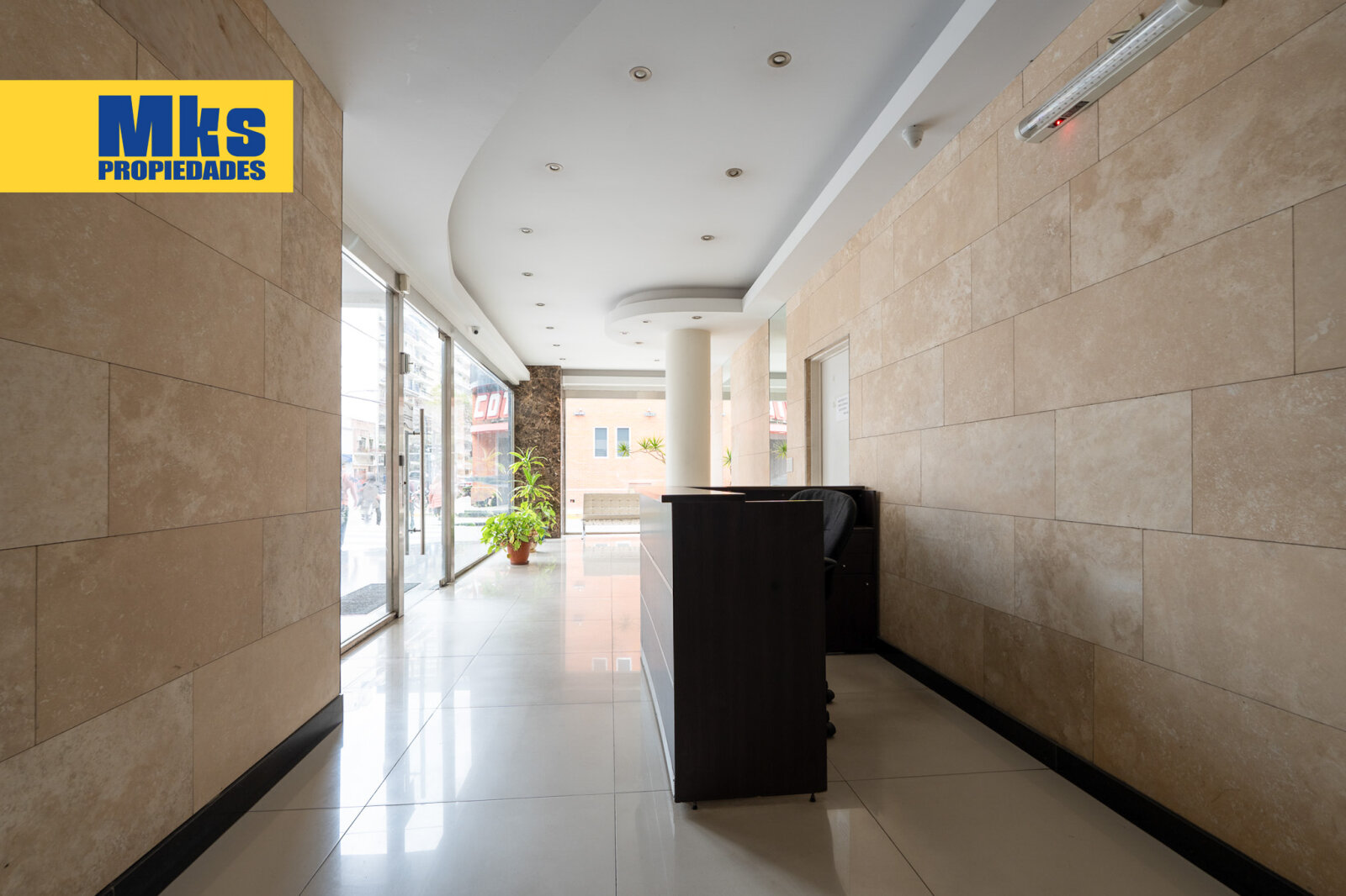 Depto 2 ambientes en venta. Al frente sobre Av Martin Garcia. Piso alto c/ pileta y SUM. - 24