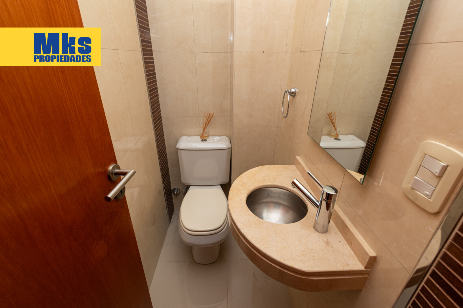 Depto 2 ambientes en venta. Al frente sobre Av Martin Garcia. Piso alto c/ pileta y SUM. - 14