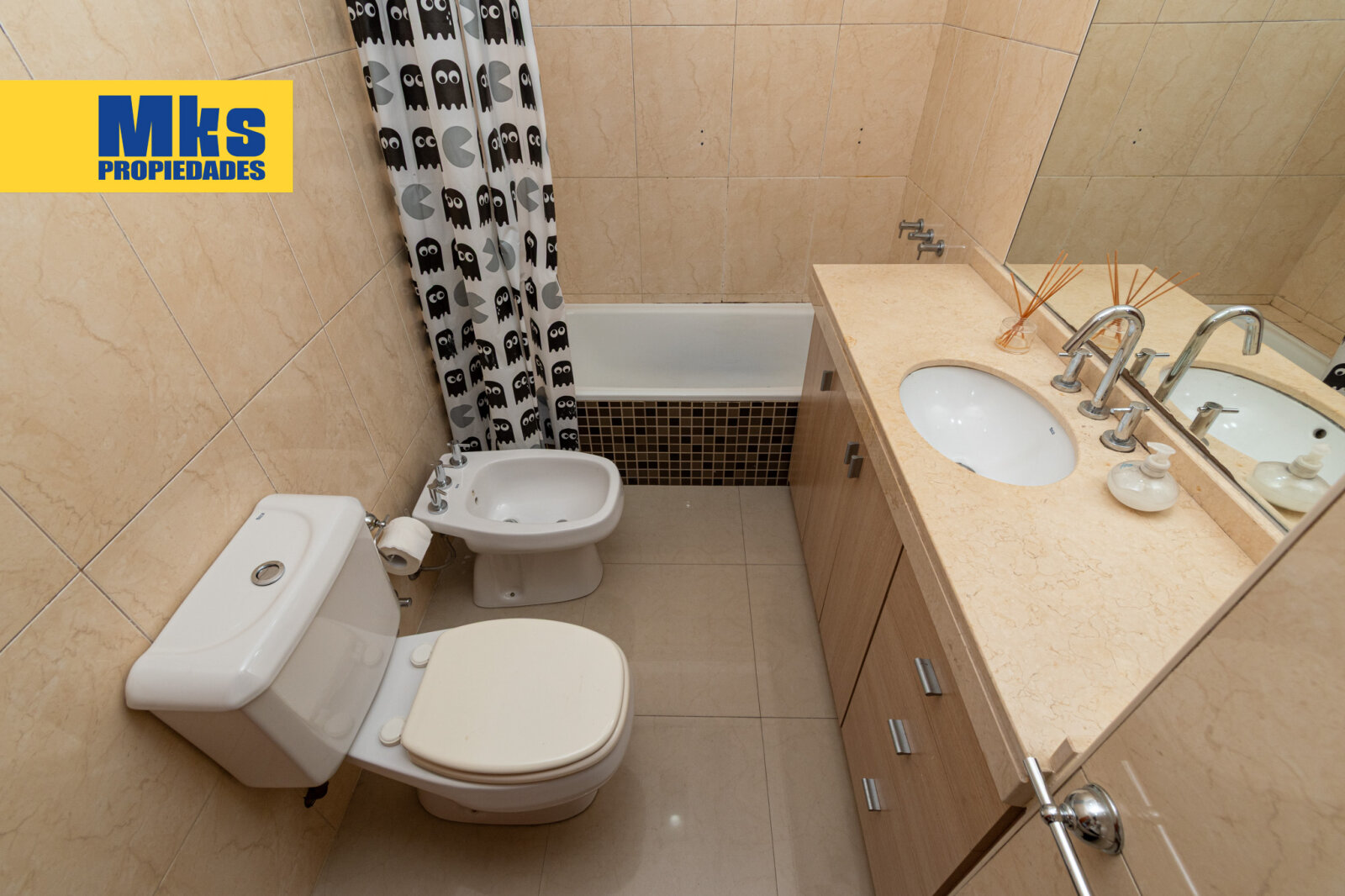 Depto 2 ambientes en venta. Al frente sobre Av Martin Garcia. Piso alto c/ pileta y SUM. - 10