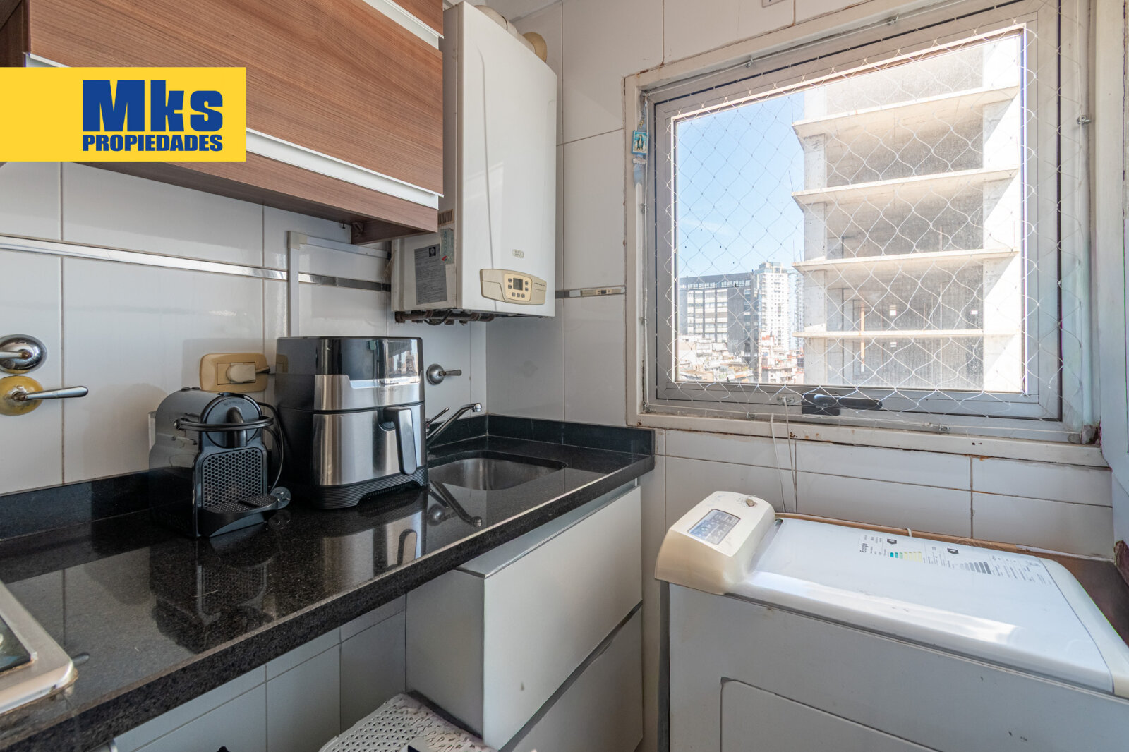 Depto 2 ambientes en venta. Al frente sobre Av Martin Garcia. Piso alto c/ pileta y SUM. - 8
