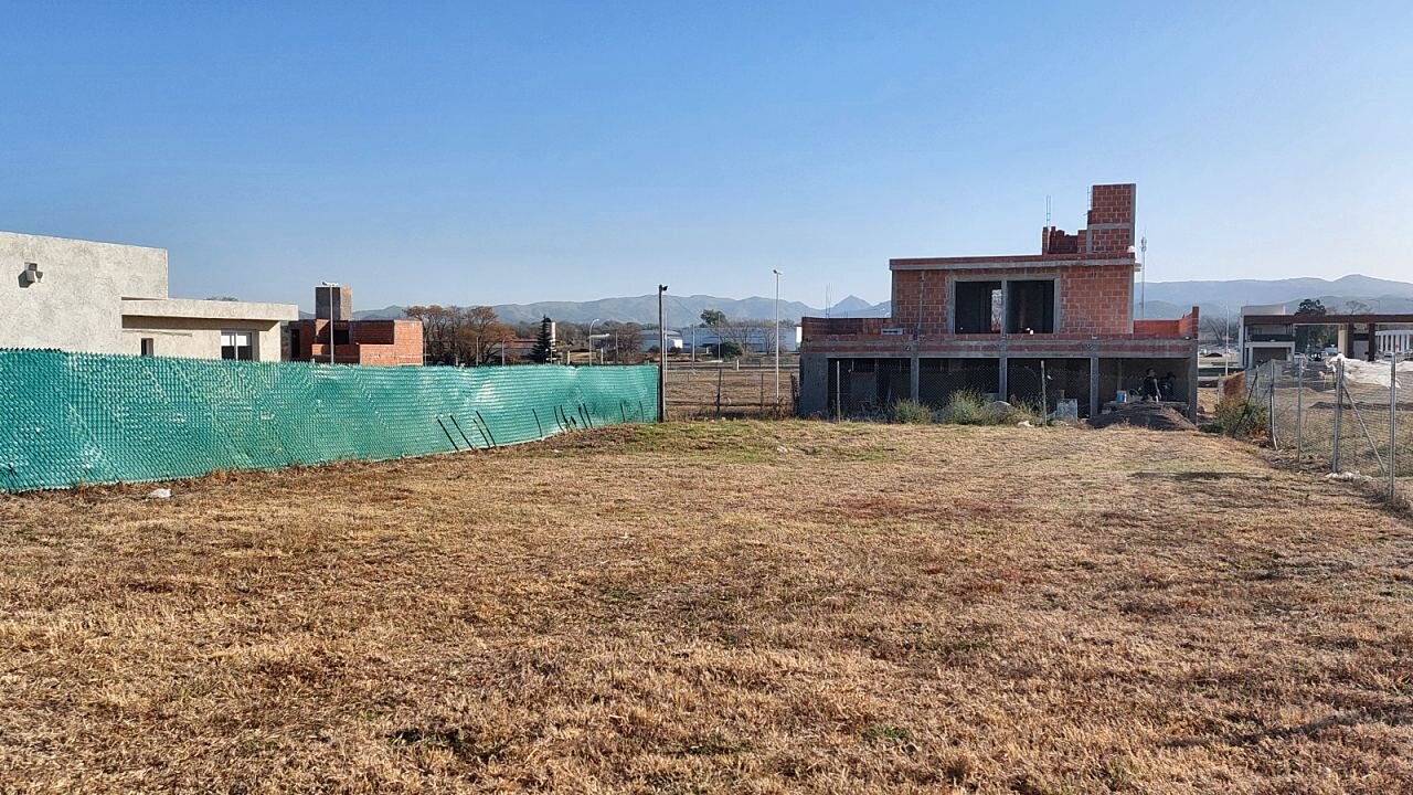 Lote esquina en venta 624 m² en barrio cerrado Aires del Nordeste · Mz 26 L 1 - 6
