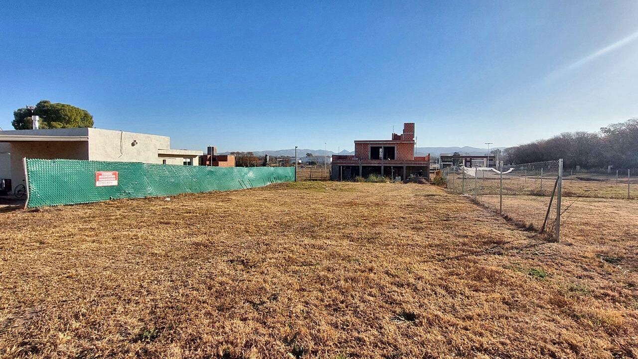 Lote esquina en venta 624 m² en barrio cerrado Aires del Nordeste · Mz 26 L 1 - 7