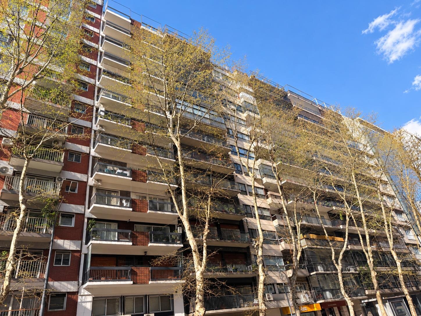 Av. Las Heras 1987 Piso 3 Departamento 9