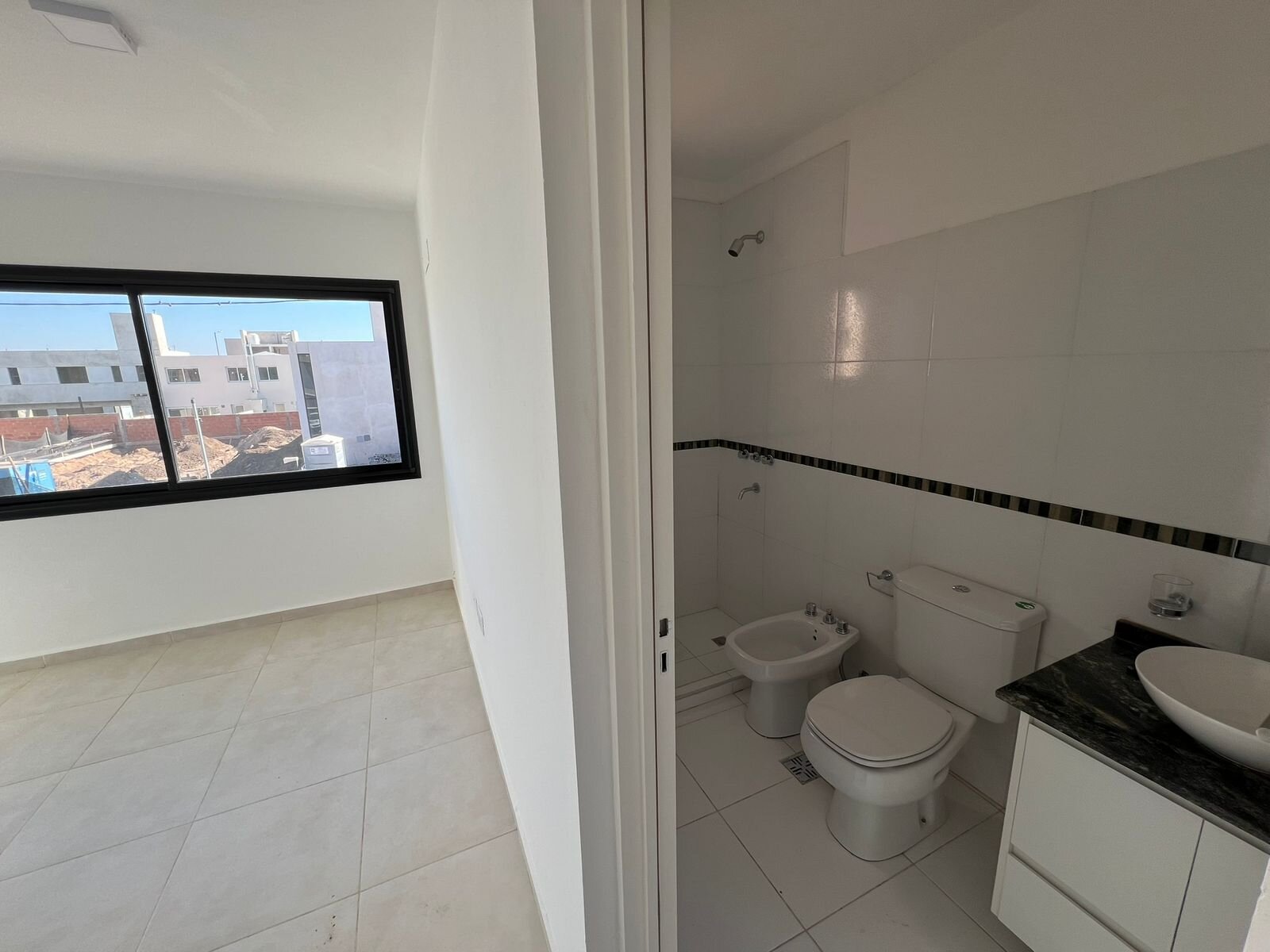 Duplex en Alquiler de 3 dormitorios en Colinas de Manantiales - Imagen 23