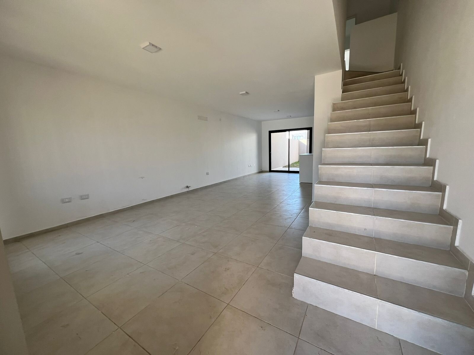 Duplex en Alquiler de 3 dormitorios en Colinas de Manantiales - Imagen 5