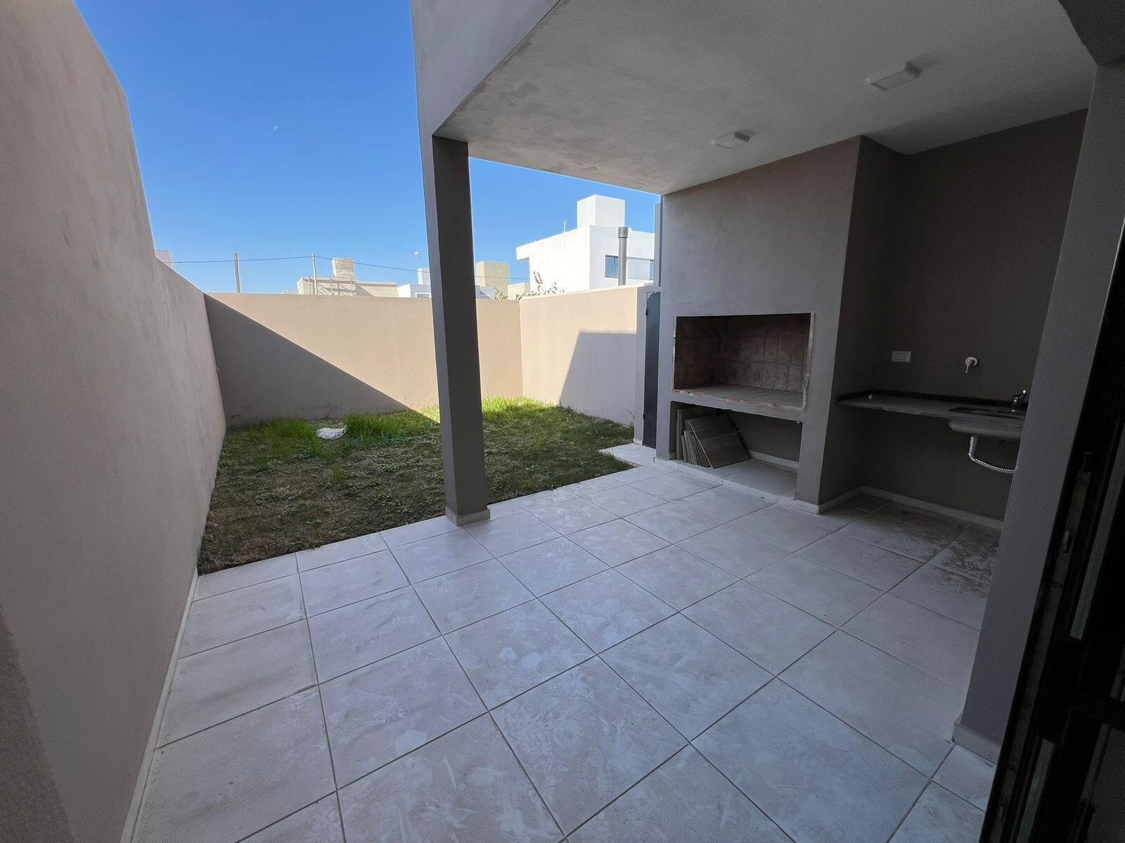 Duplex en Alquiler de 3 dormitorios en Colinas de Manantiales - Imagen 25