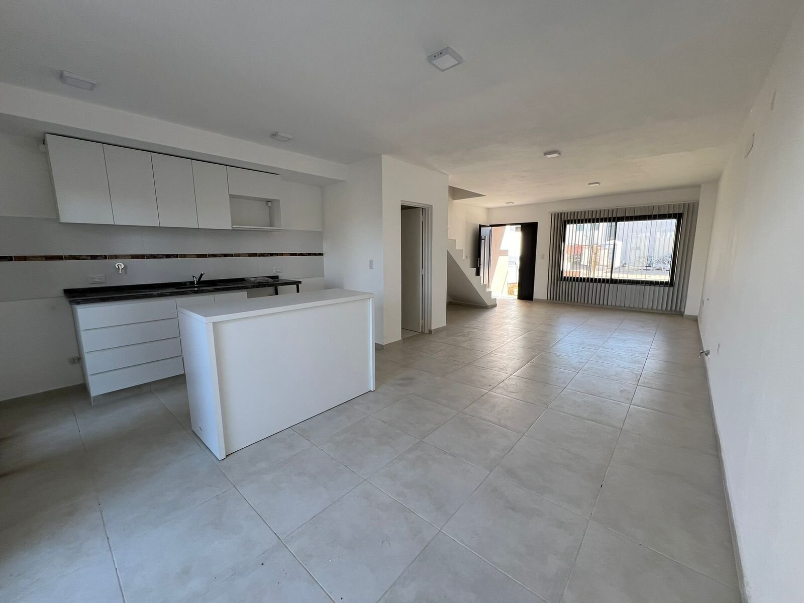 Duplex en Alquiler de 3 dormitorios en Colinas de Manantiales - Imagen 7