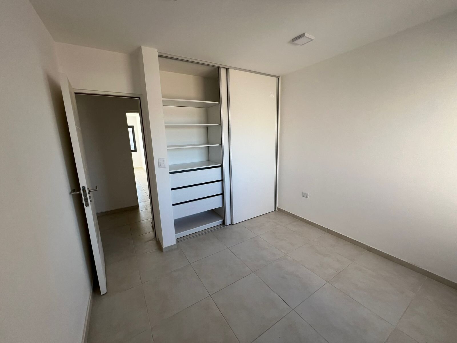 Duplex en Alquiler de 3 dormitorios en Colinas de Manantiales - Imagen 19